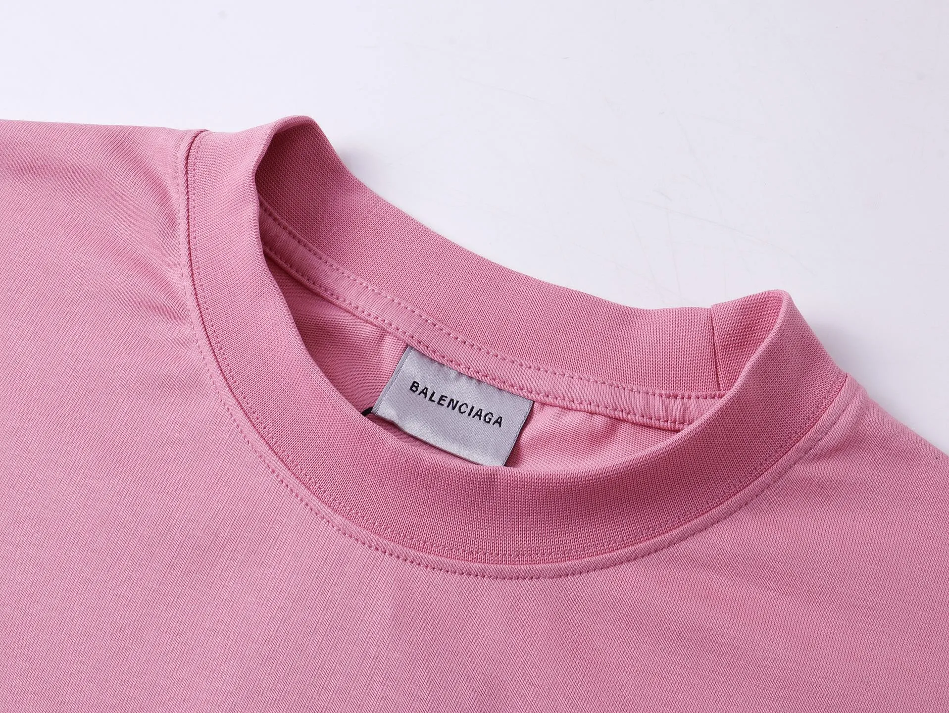【 . Quality】BALENCI*GA/ .SS 26 New Arrival 。 T 。 . Authentic 。 ！ ZP 。 260 ， . ， ， 。 。 ， 。 OS . Same Style ：BL 263781 ：Black White Pink Gray Size：XS S M L